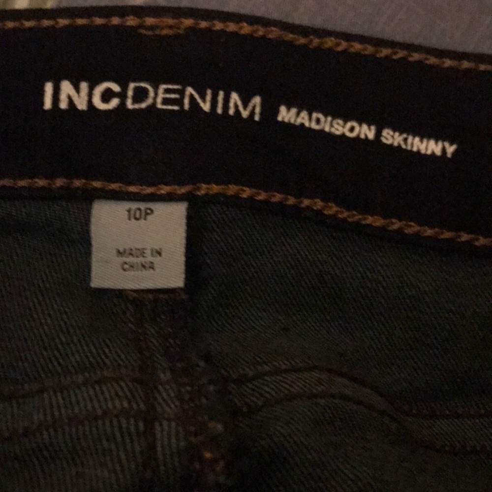 Like new dark skinny jeans.